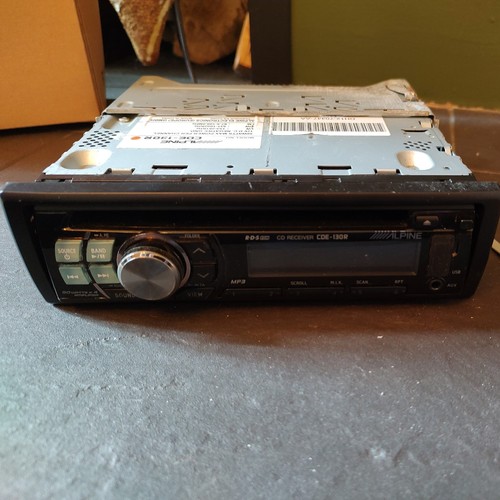 Alpine cde 130r cd mp3 - am/fm,